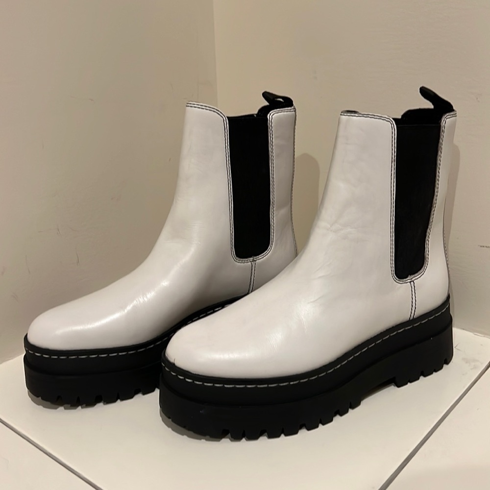 BRAND NEW. White Platform Marc Fisher LTD Padmia Chelsea Boot